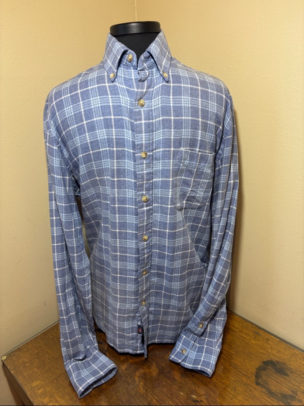 Faherty Classic Blue Plaid Button-Down Shirt -Med, 100% organic cotton flannel
